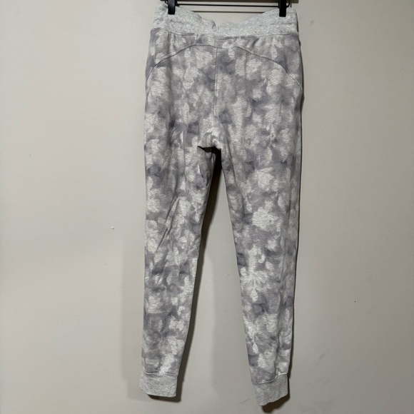 Athleta Balance Gray Printed Joggers Size Medium Tall - Picture 5 of 13